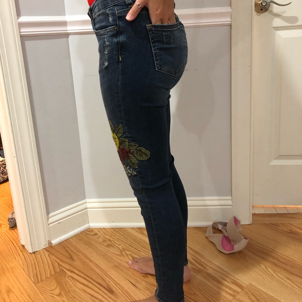 Zara Embroidered & Distressed Jeans Skinny - Picture 3 of 4
